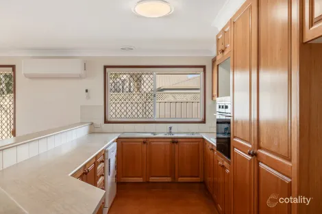 Property photo of 11 Jonquil Court Middle Ridge QLD 4350
