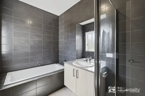 Property photo of 24 Lawler Road Eynesbury VIC 3338