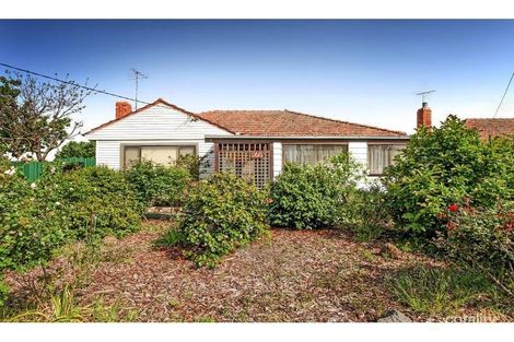 Property photo of 17 Welwyn Parade Deer Park VIC 3023
