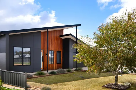 Property photo of 5 Banksia Court Campbells Creek VIC 3451