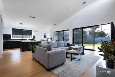 Property photo of 5 Banksia Court Campbells Creek VIC 3451