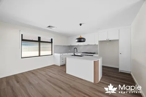 Property photo of 1/2 Observation Way Roxburgh Park VIC 3064