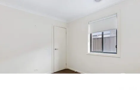 Property photo of 32 Brunswick Crescent Craigieburn VIC 3064