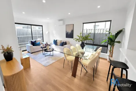 Property photo of 19 Reef Circuit Clyde VIC 3978