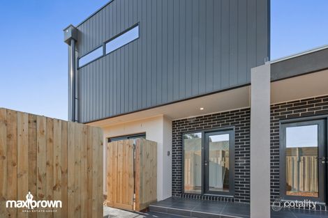 Property photo of 5 Ventral Walk Mooroolbark VIC 3138