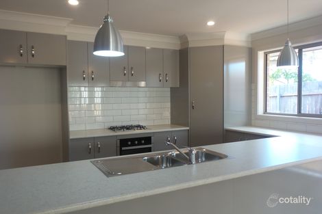 Property photo of 16 Yeovil Drive Bomaderry NSW 2541