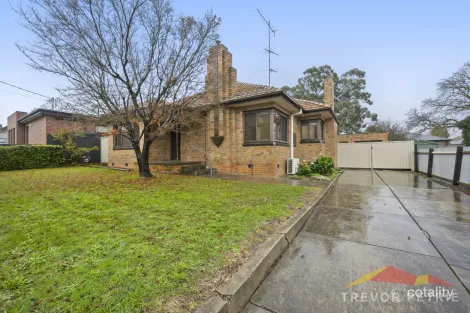 16 Clarkson St, Sebastopol, VIC 3356