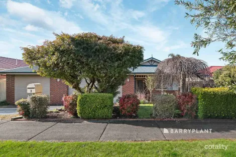 Property photo of 3 Cypress Court Drouin VIC 3818