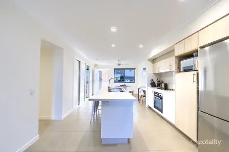Property photo of 42/67 Regatta Boulevard Birtinya QLD 4575