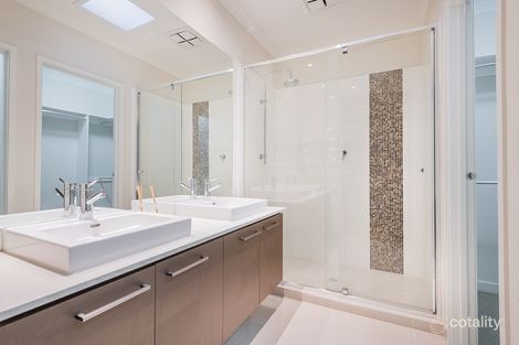 Property photo of 23 Springleaf Avenue Clyde North VIC 3978