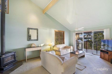 Property photo of 6 Omaru Close Green Point NSW 2251