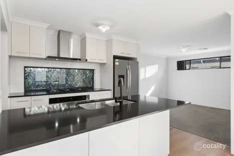 Property photo of 20 Cedarleaf Grange Dayton WA 6055
