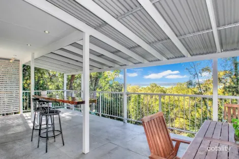 Property photo of 9 Blue Bay Crescent Macleay Island QLD 4184