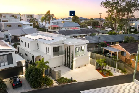 4/3 ENID AVE, SOUTHPORT, QLD 4215