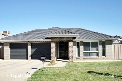 Property photo of 17 Mirrul Street Glenfield Park NSW 2650