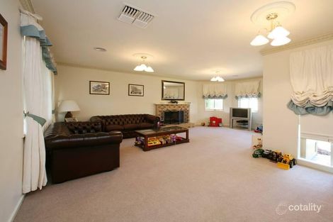 Property photo of 77 Segarta Circuit Ferntree Gully VIC 3156