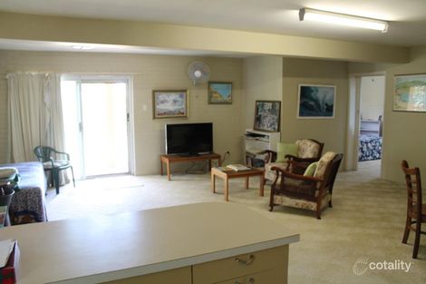 Property photo of 33 Wattle Grove Cooee Bay QLD 4703
