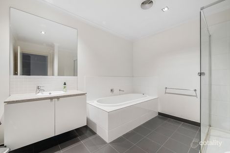 Property photo of 28 Waverley Park Drive Mulgrave VIC 3170