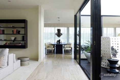 Property photo of 16 The Dress Circle Benowa QLD 4217