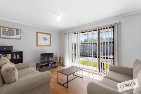 Property photo of 2/11 Blue Gum Court Narre Warren VIC 3805