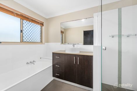 Property photo of 18 Mapia Rise Pacific Pines QLD 4211