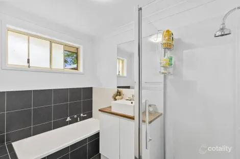 Property photo of 18 Debra Anne Drive Bateau Bay NSW 2261