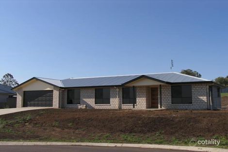 32 Catherine Cres, Kingsthorpe, QLD 4400