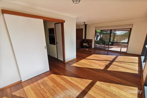 Property photo of 18 Kookaburra Walk South Morang VIC 3752