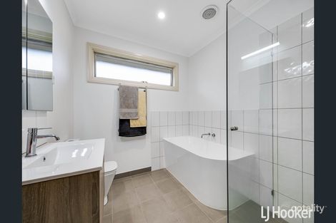 Property photo of 3 Clendon Place Melton West VIC 3337