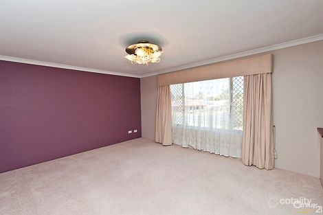 Property photo of 3 Wintersweet Place Halls Head WA 6210