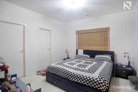 Property photo of 38 Kooyong Way Caroline Springs VIC 3023