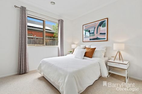 Property photo of 30 Charlbury Crescent Cranbourne North VIC 3977