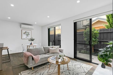 Property photo of 2/2 Ulupna Road Ormond VIC 3204