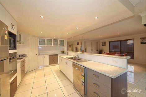Property photo of 5 Pearlshell Court Ashfield QLD 4670