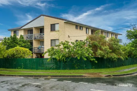 Property photo of 4/57 Dunellan Street Greenslopes QLD 4120