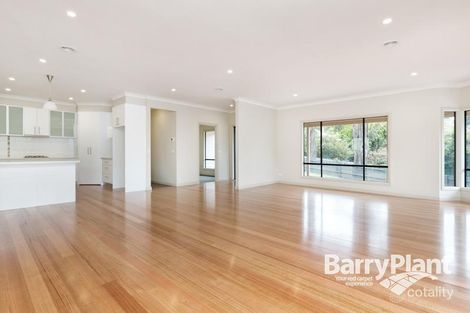 Property photo of 3 Stringybark Road Cockatoo VIC 3781