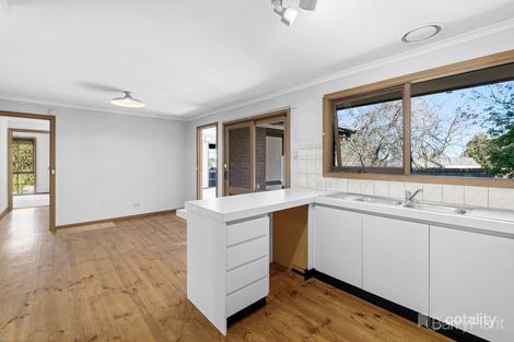 Property photo of 11 Poorinda Rise Narre Warren VIC 3805