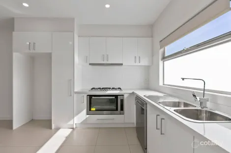 Property photo of 2/15 Compton Street Reservoir VIC 3073