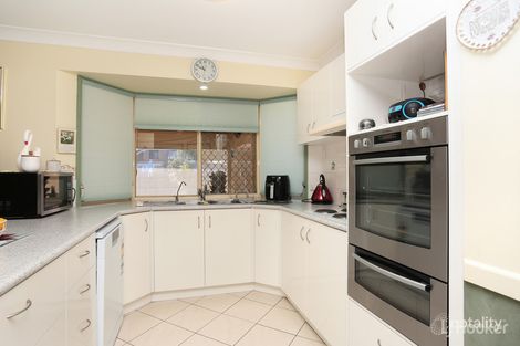 Property photo of 12 Chiltern Place Sandstone Point QLD 4511