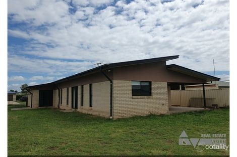 Property photo of 35 Mayfair Drive Emerald QLD 4720