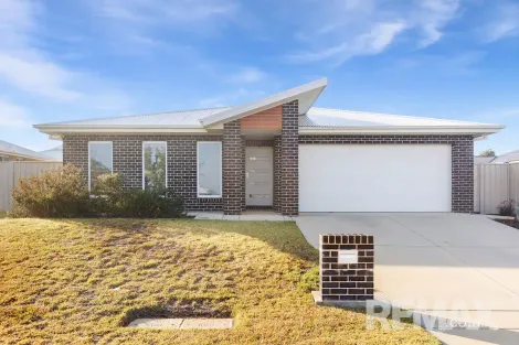 Property photo of 67 Barmedman Avenue Gobbagombalin NSW 2650