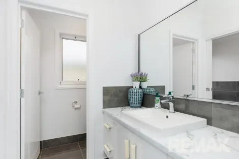 Property photo of 67 Barmedman Avenue Gobbagombalin NSW 2650