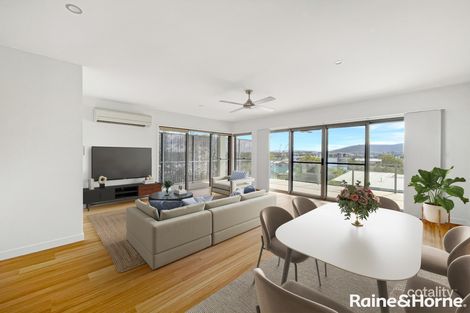 4/6 Carmody Rd, St Lucia, QLD 4067