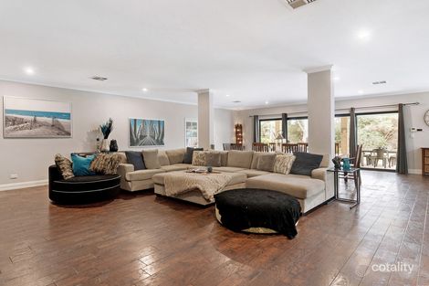 Property photo of 8 Lipscombe Close Golden Bay WA 6174
