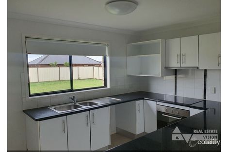 Property photo of 35 Mayfair Drive Emerald QLD 4720