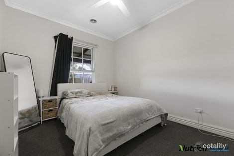 Property photo of 3 Alyn Court Moe VIC 3825