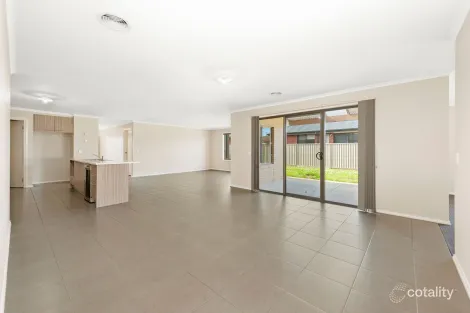 Property photo of 69B Dyson Drive Alfredton VIC 3350