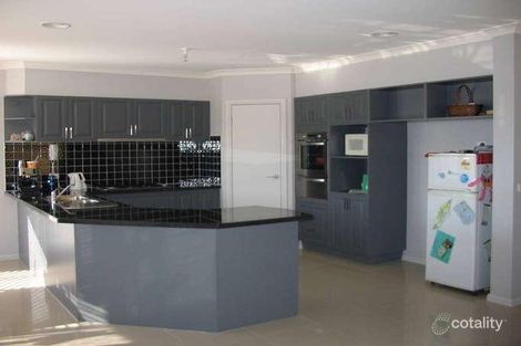 21 Delacombe Dr, Mill Park, VIC 3082