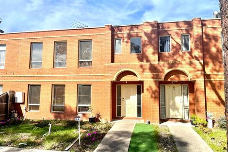 30 Almands Ave, Roxburgh Park, VIC 3064