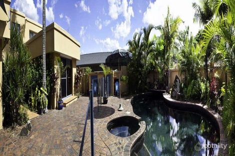 18 Huon St, Broadbeach Waters, QLD 4218